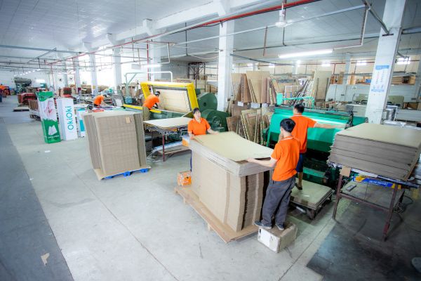 Die Cutting Moud Machine For large packaging boxes video