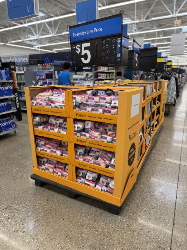 pallet display design