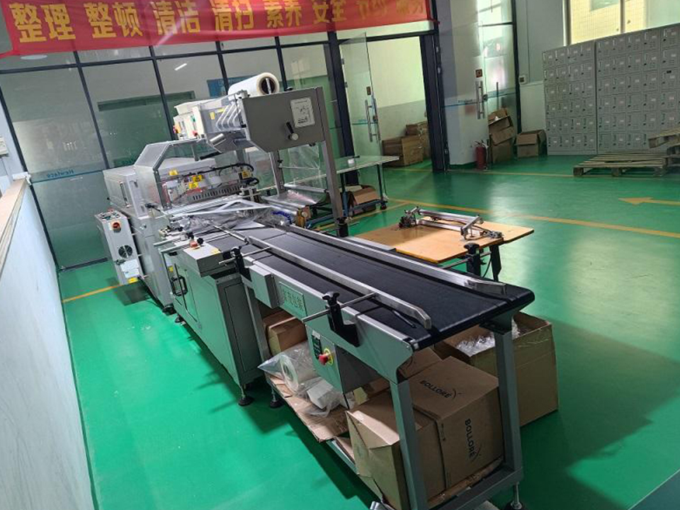Automatic packaging machine