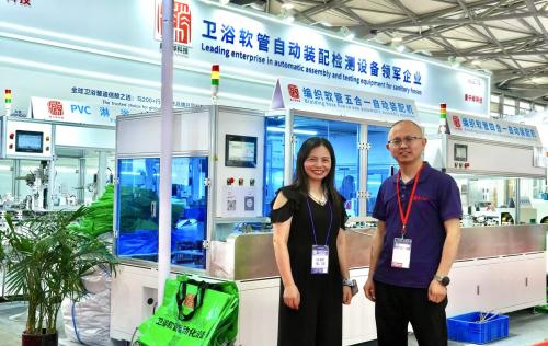 Equipamento inovador de montagem e teste de mangueiras sanitárias brilha na 29ª Exposição Internacional de Instalações para Cozinhas e Banheiros da China de 2025