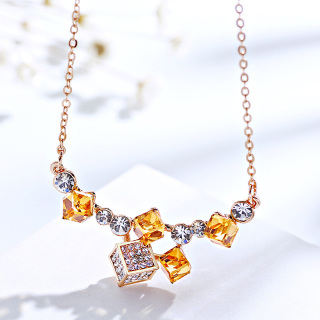 Златно колие с диамантен чокър