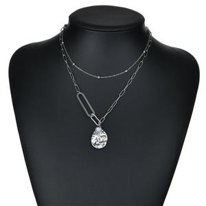 Многослойна огърлица със сребърна верижка за жени