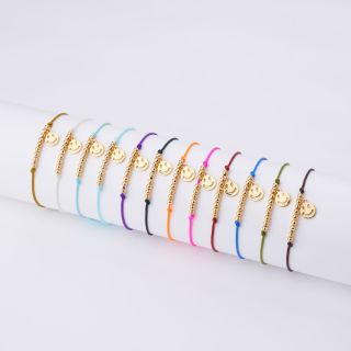 Персонализирани гривни с червени нанизи с мъниста