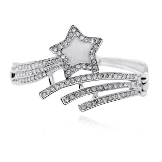 Anello di moda con diamanti