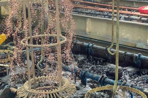 Visita ao cliente revela o talento artístico e a inovação por trás de nossa fábrica de galvanoplastia de joias