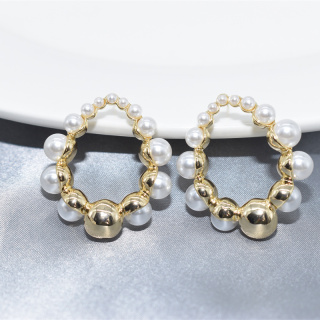 أقراط لؤلؤ المياه العذبة الطبيعية أقراط نسائية عصرية أقراط مصنوعة يدويًا من اللؤلؤ