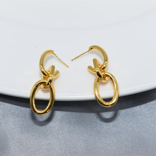 Nieuwe 18k vergulde waterbestendige roestvrijstalen anti-allergie geometrische cirkelstaartontwerp aanslagvrije oorbellen