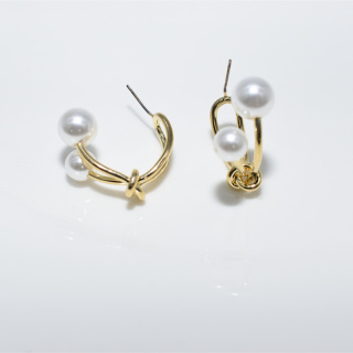 أقراط مجوهرات الأزياء المخصصة الفولاذ المقاوم للصدأ تويست هوجي هوب أقراط الملتوية C شكل دائرة أقراط للنساء