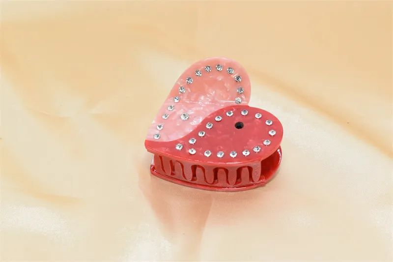 Højkvalitets 2024 Luksus Valentinsdag-tema hårtilbehør Bling Rhinestone Beaded Læbe Hjerteform Acetat Hair Claw Clips