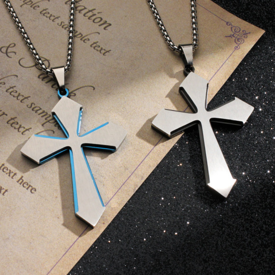 Neue Doppel-Edelstahl-Halskette mit gebürstetem Kreuz, europäische und amerikanische Galvanisierung, zweifarbige Atmosphäre, einfacher Stil