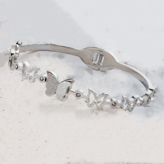 Модный корейский стиль браслет из титановой стали с бабочкой, открывающийся весной, не выцветает, ювелирные изделия оптом