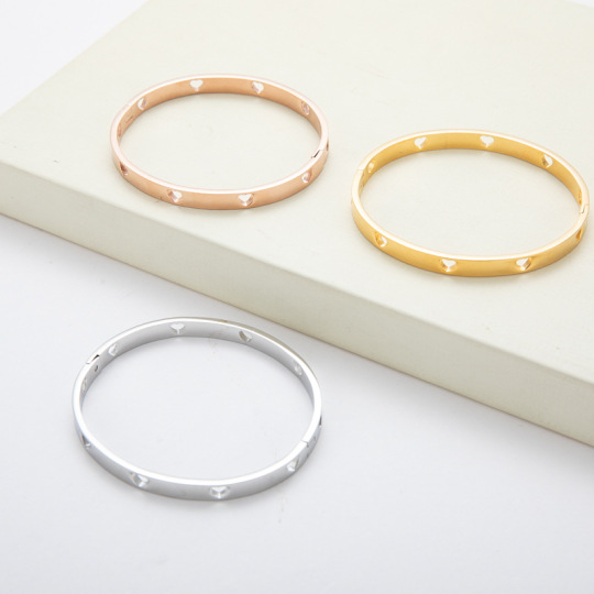 Modisches Damen-Stern-Mond-Hohl-Edelstahl-Armband, grenzüberschreitend für Europa und die Vereinigten Staaten beliebt