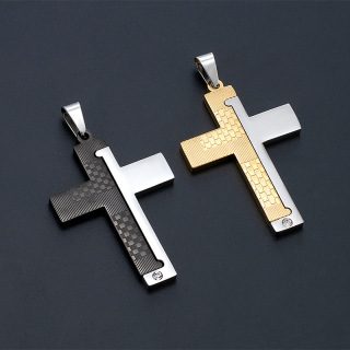 Персонализирана мъжка висулка от неръждаема стомана с двуцветен кръст от титанова стомана