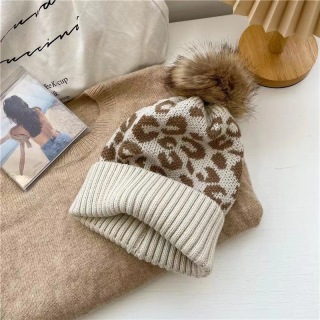 2024 hete verkoop luipaard print vrouwen beanie haarbal pom poms muts voor vrouwen meisje hoed