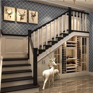 Vitrinas para vinos debajo de las escaleras