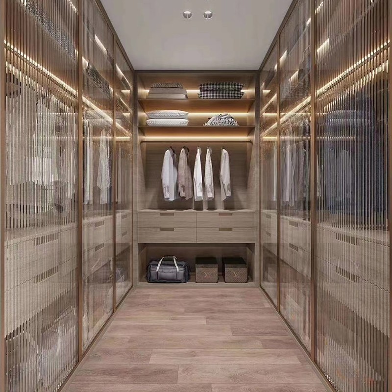 walk-in closet