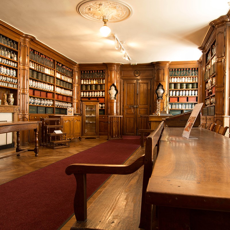 bar cabinets