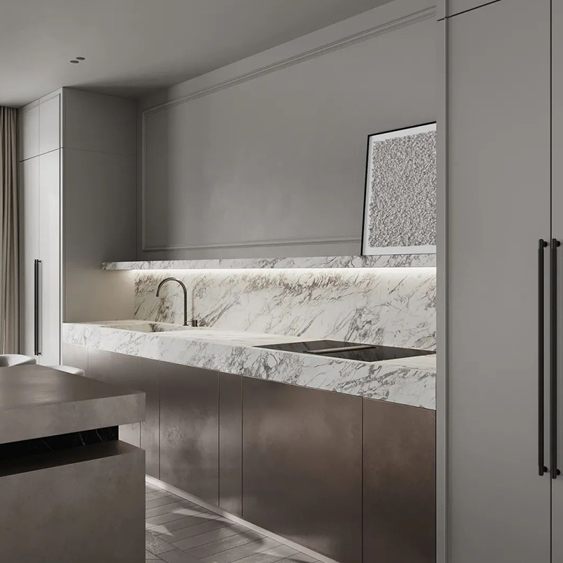 Quelle couleur de dosseret s'accorde avec les armoires grises ? Comment l'assortir ?