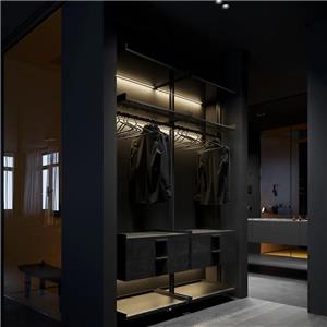 What should be the area of the master bedroom with walk in closet cabinets?