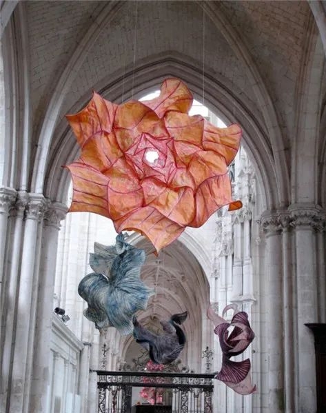 Pulp forvandles til en alf, og man kan ikke lade være med at tro på det.