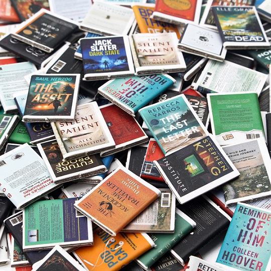 Tiny House Books Decorations