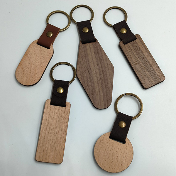 Wooden Keychains: Walnut & Beech Engravable Key Rings (B2B)