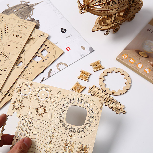 3D Wooden Airship Puzzle - DIY Desktop Decor & Kids’ Gift