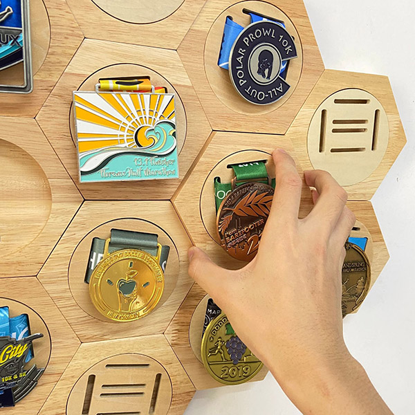 Hexagonal Wooden Medal Display Rack - Euro-US Honeycomb Style