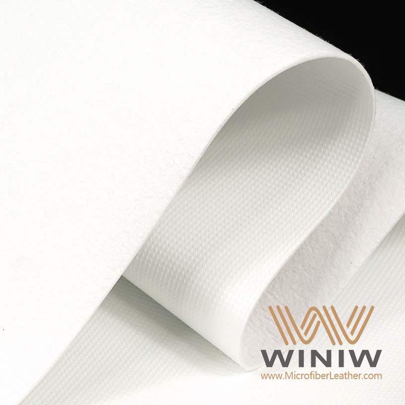 Чи професійні футбольні м'ячі шкіряні?