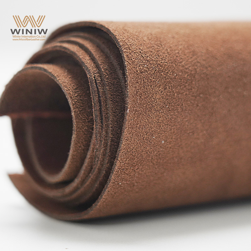 ليس من السهل تشويه الجلد الصناعي المستخدم في تنجيد السيارات من جلد الغزال