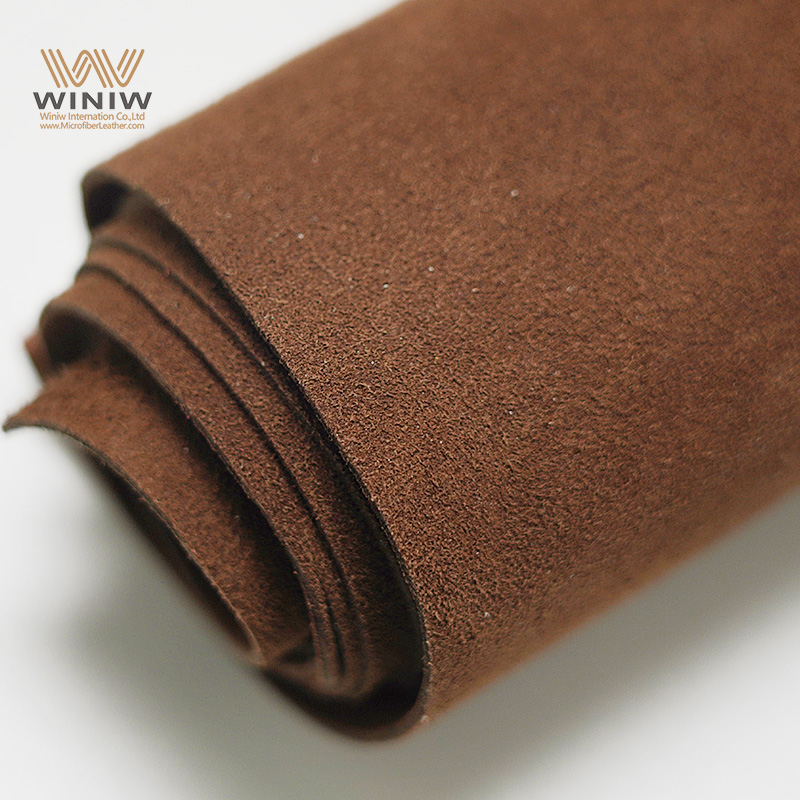 ليس من السهل تشويه الجلد الصناعي المستخدم في تنجيد السيارات من جلد الغزال