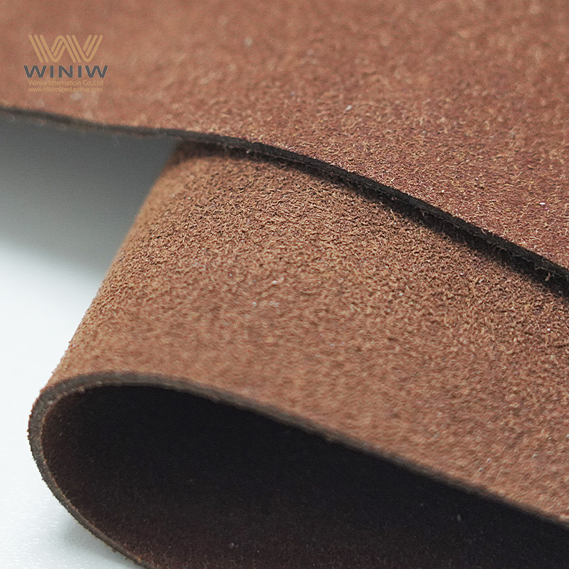 ليس من السهل تشويه الجلد الصناعي المستخدم في تنجيد السيارات من جلد الغزال