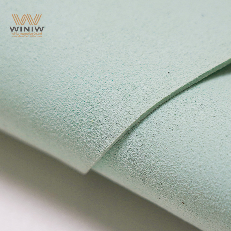 滑りにくいフェイクスエードレザーの作業用安全靴