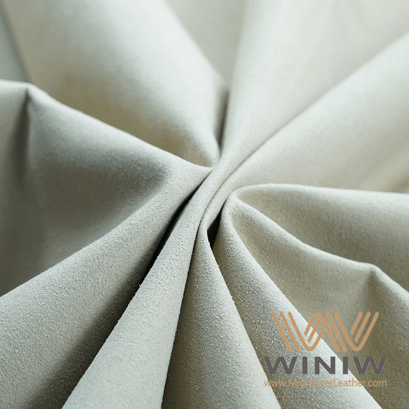 Des couleurs en microfibre suédée faciles à assortir à votre canapé