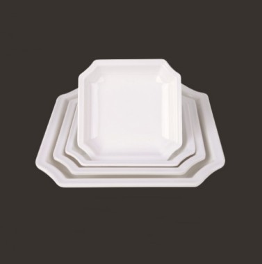 Serie de cuencos con platos de melamina de forma cuadrada