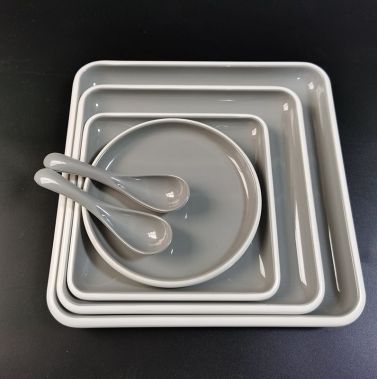 Soporta temperaturas de -20 grados a 120 grados Características Bandeja para servir de melamina liviana