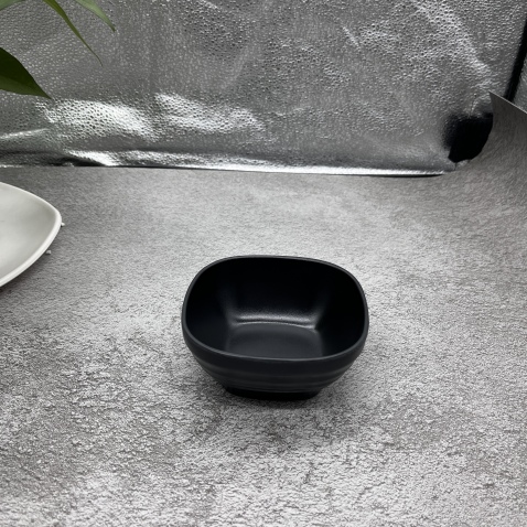 Cuencos pequeños de melamina cuadrados negros mate