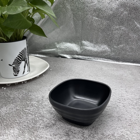 Cuencos pequeños de melamina cuadrados negros mate