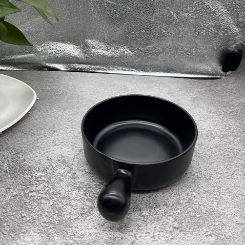 Cuencos de melamina negra mate con asas