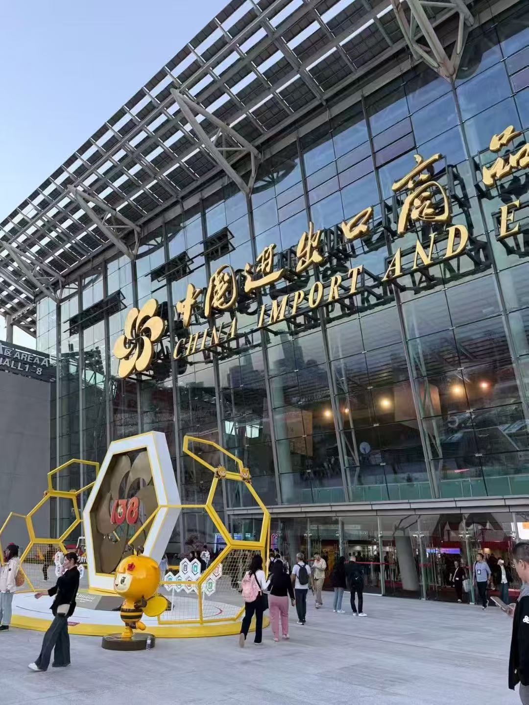 Dongxin Melamine : Brillez à la Foire de Canton et donnez le ton au secteur