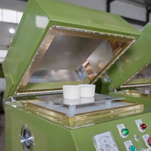 كيفية استخدام جهاز التسخين المسبق لتسخين مركب قولبة الميلامين