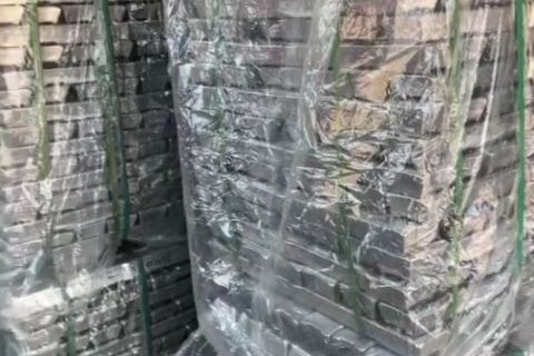 The factory received a batch of raw materials in order to produce high-quality couplings.