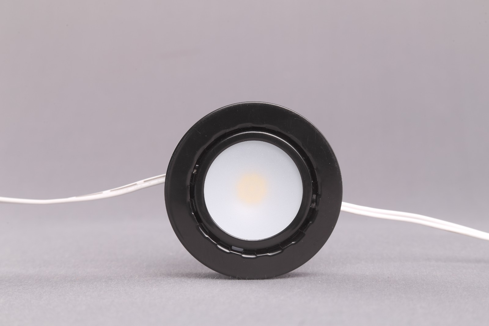 led puck