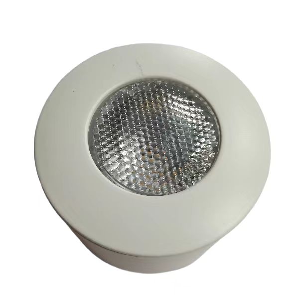 إضاءة تحت الخزانة مزودة بمستشعر حركة