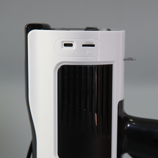 50 W-os megafon elől