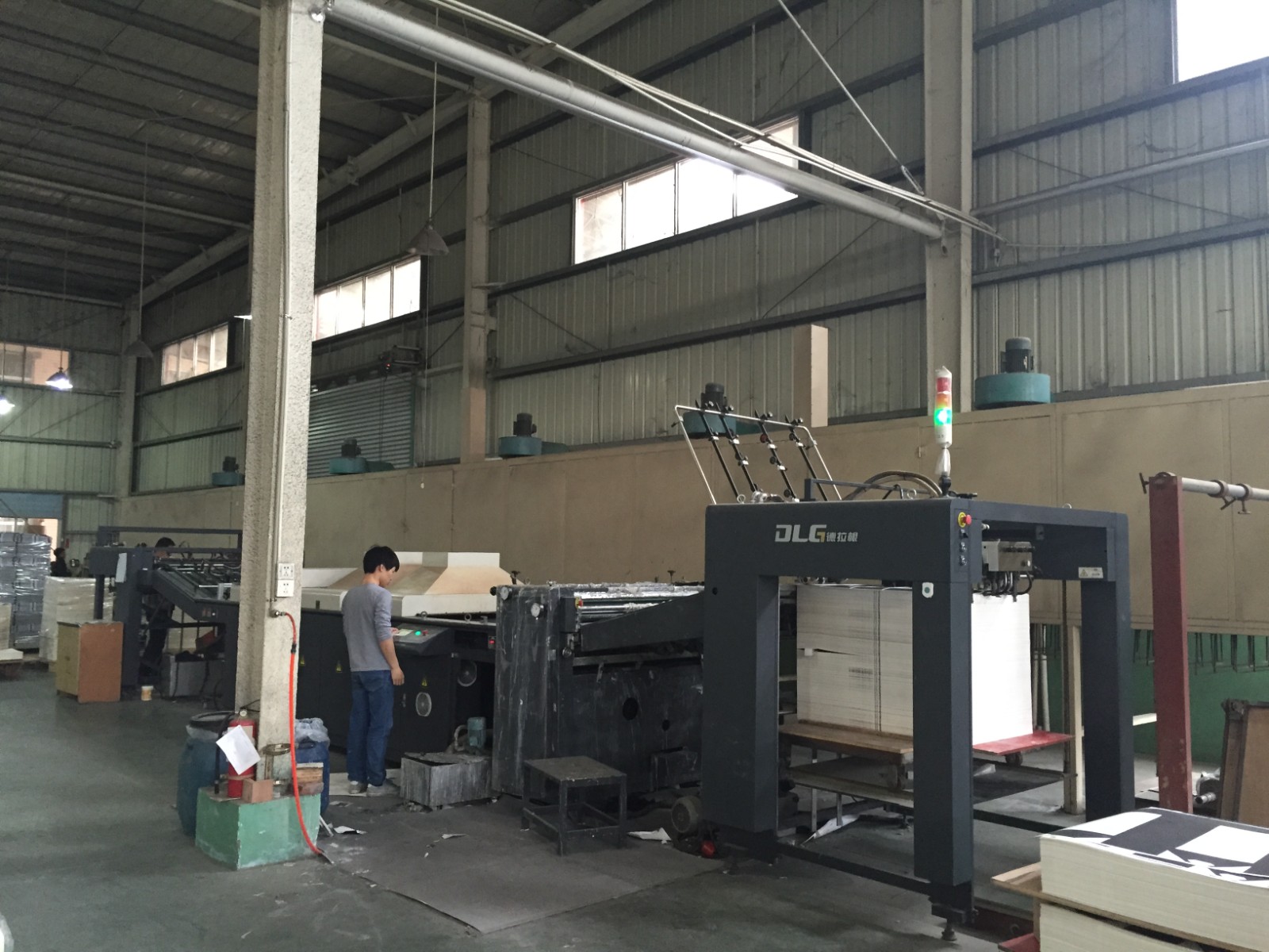automatic varnish machine.JPG