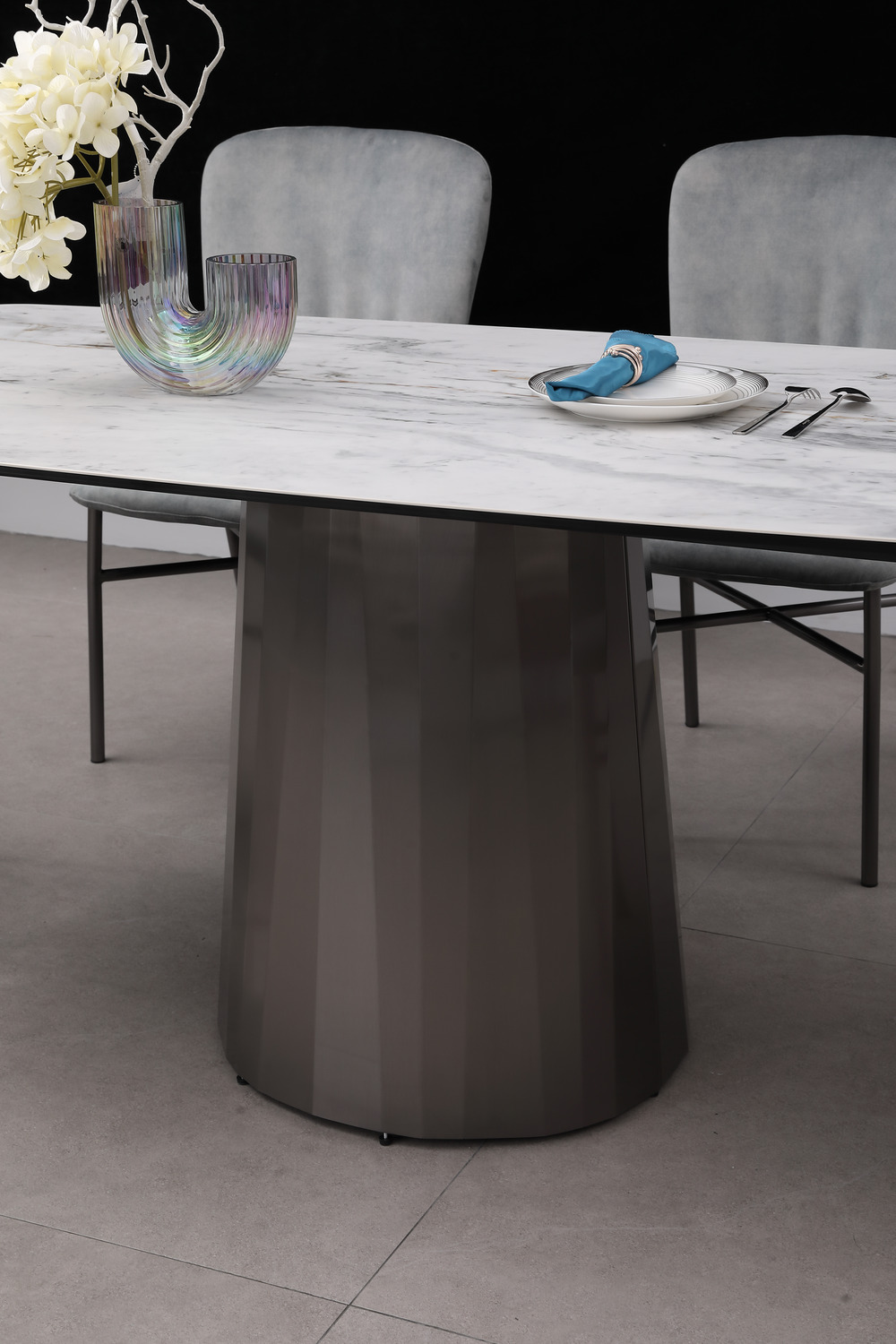 Simple dining table