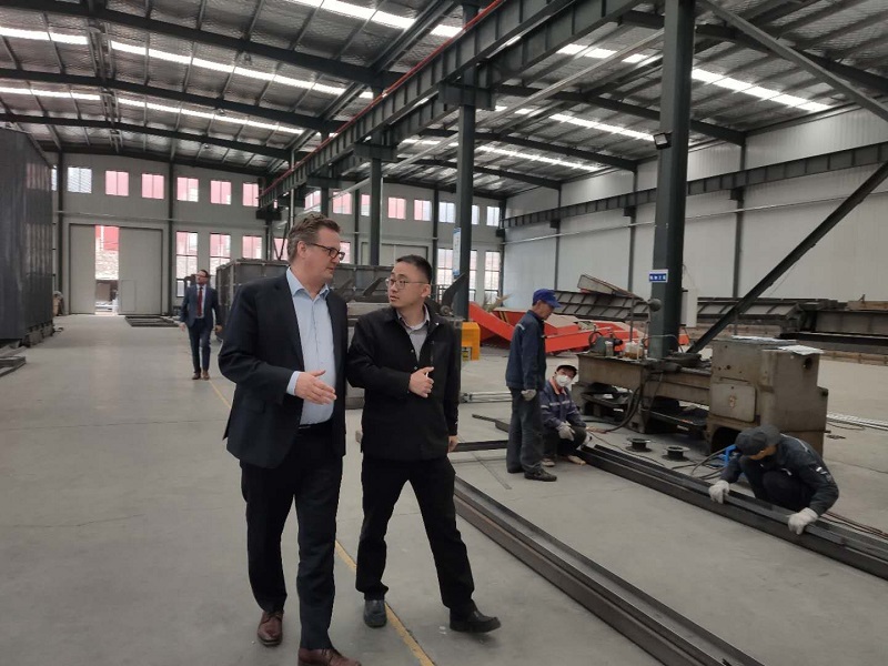 American customers visit, visit the melting furnace