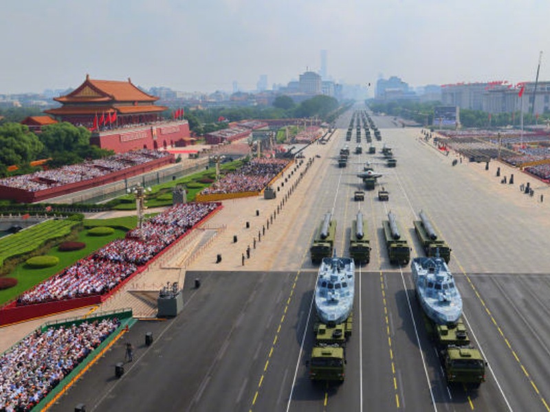 The military parade demonstrates strength, and we create high-quality products.