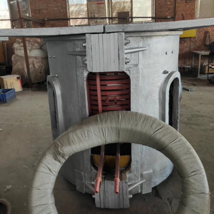 Печь для плавки платиново-вольфрамового алюминиевого лома. Стальная наклонная печь.